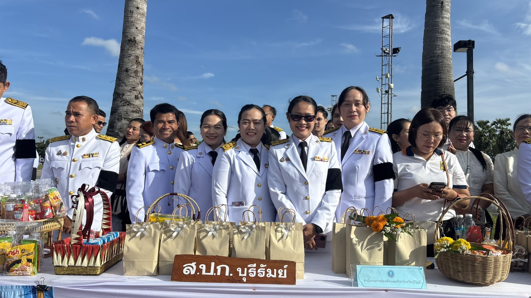 title - วันอังคารที่ 13 ตุลาคม 2569ิ เวลา 07.30 นายประเสริฐ กาญจนเกียรติกุล ปฏิรูปที่ดินจังหวัดบุรีรัมย์ มอบหมาย นางนวลละออง ชูมาตย์ ผู้อำนวยการกลุ่มยุทธศาสตร์และการปฏิรูปที่ดิน พร้อมข้าราชการและเจ้าหน้าที่ ส.ป.ก.บุรีรัมย์ ร่วมพิธีทำบุญตักบาตรถวายเป็นพระราชกุศลแด่พระบาทสมเด็จพระบรมชนกาธิเบศร มหาภูมิพล อดุลเดชมหาราช บรมนาถบพิตร เนื่องในวัน 